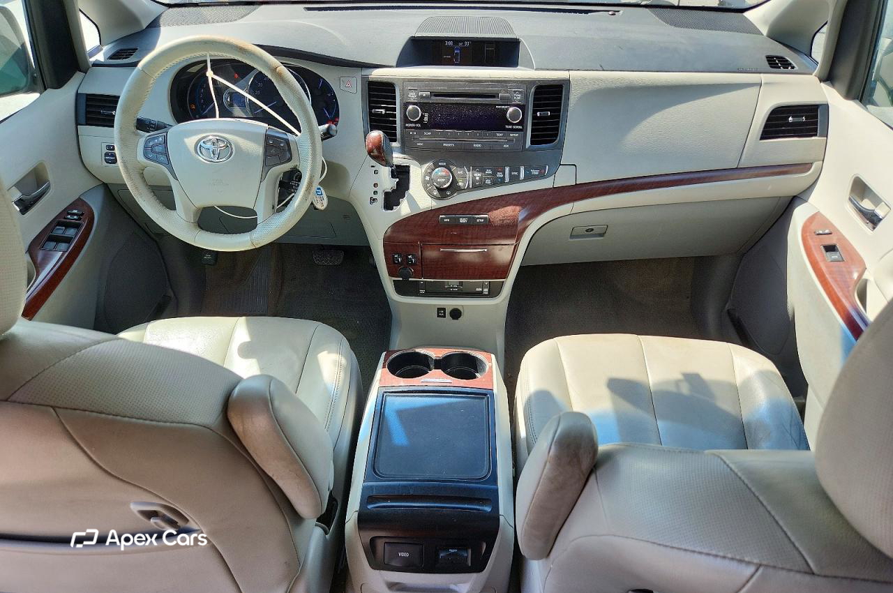 Toyota Sienna 2012