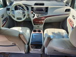 Toyota Sienna 2012