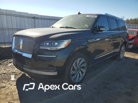 Lincoln Navigator 2022 - Image 1 of 13