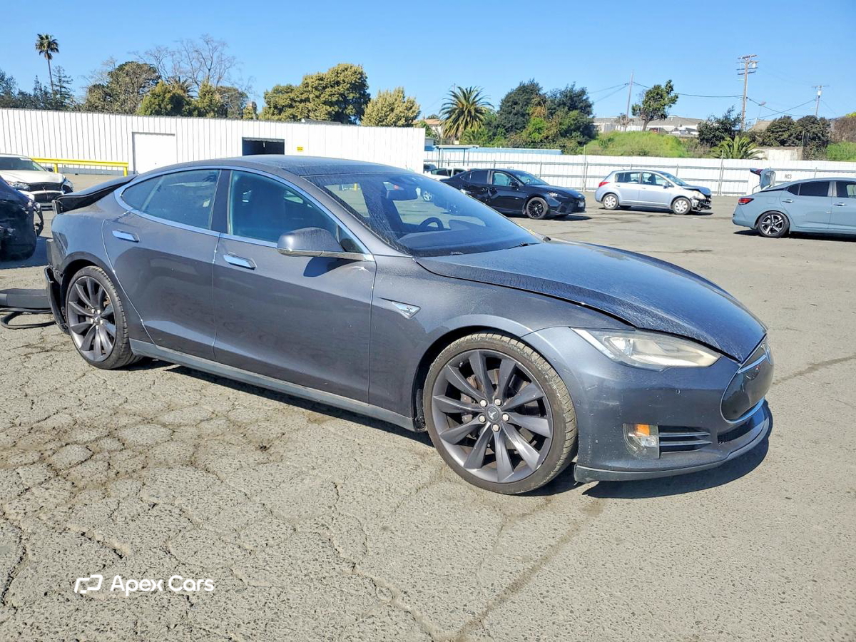 Tesla Model S 2016