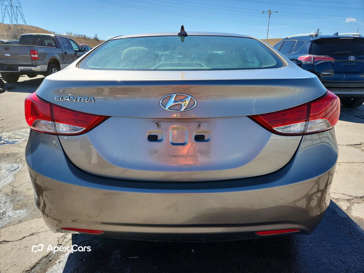 Hyundai Elantra 2013