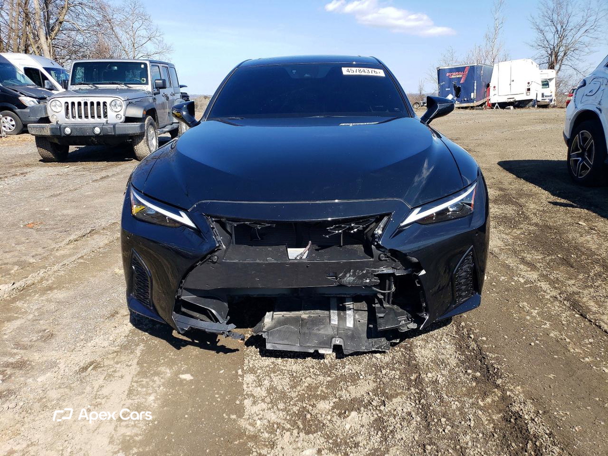 Lexus IS 2025