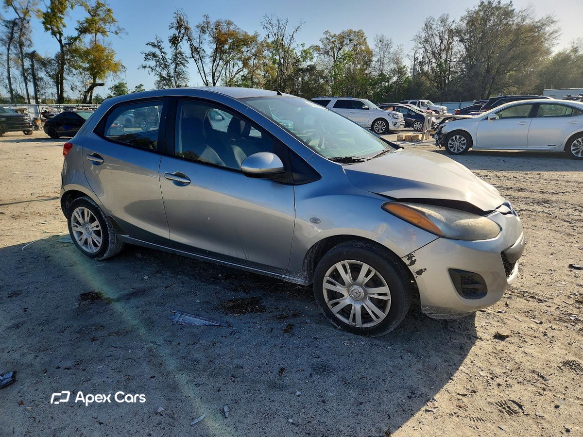 Mazda 2 2013