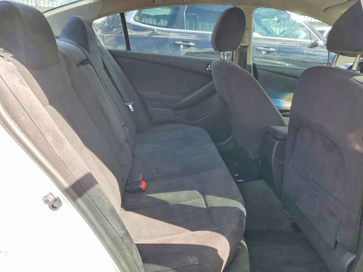 Nissan Altima 2012