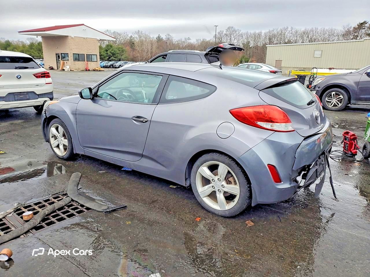 Hyundai Veloster 2013