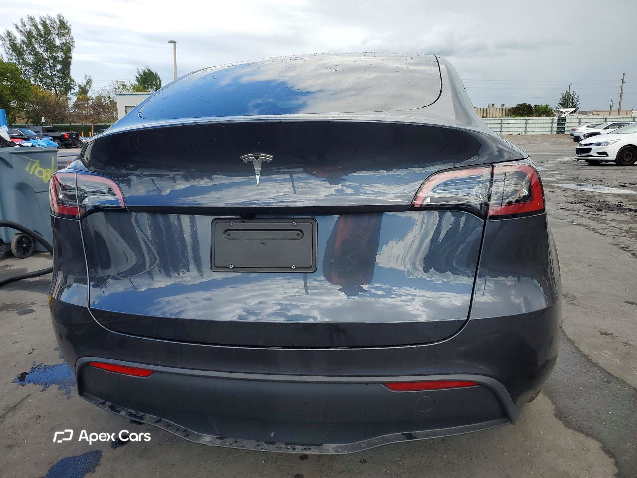 Tesla Model Y 2024