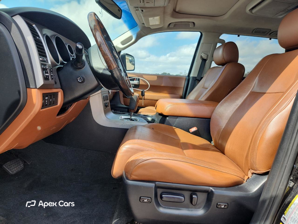 Toyota Sequoia 2010