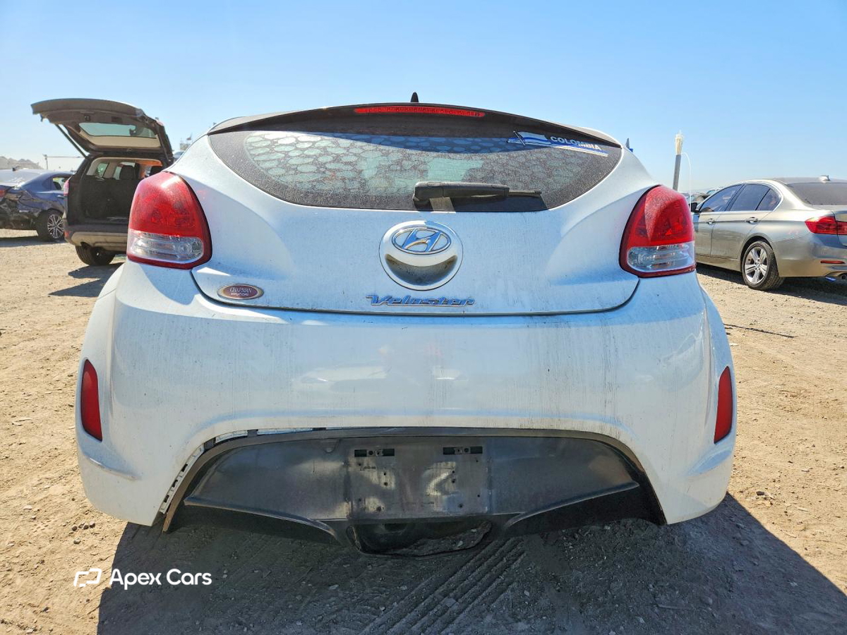 Hyundai Veloster 2013