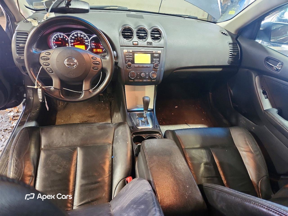 Nissan Altima 2010
