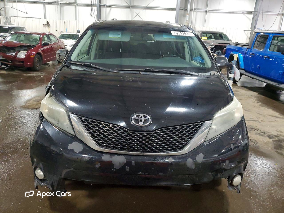 Toyota Sienna 2012