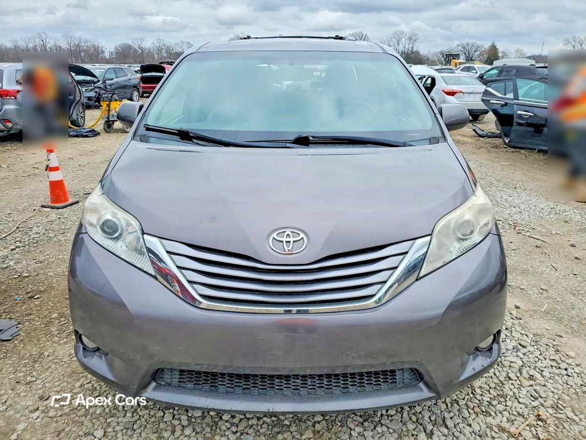 Toyota Sienna 2015