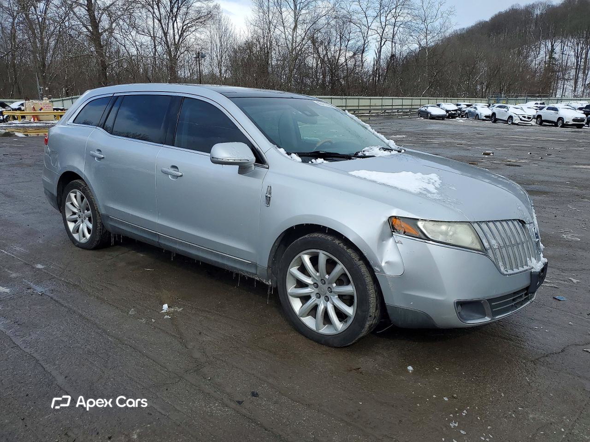 Lincoln MKT 2010