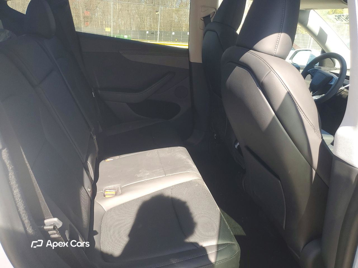 Tesla Model Y 2026