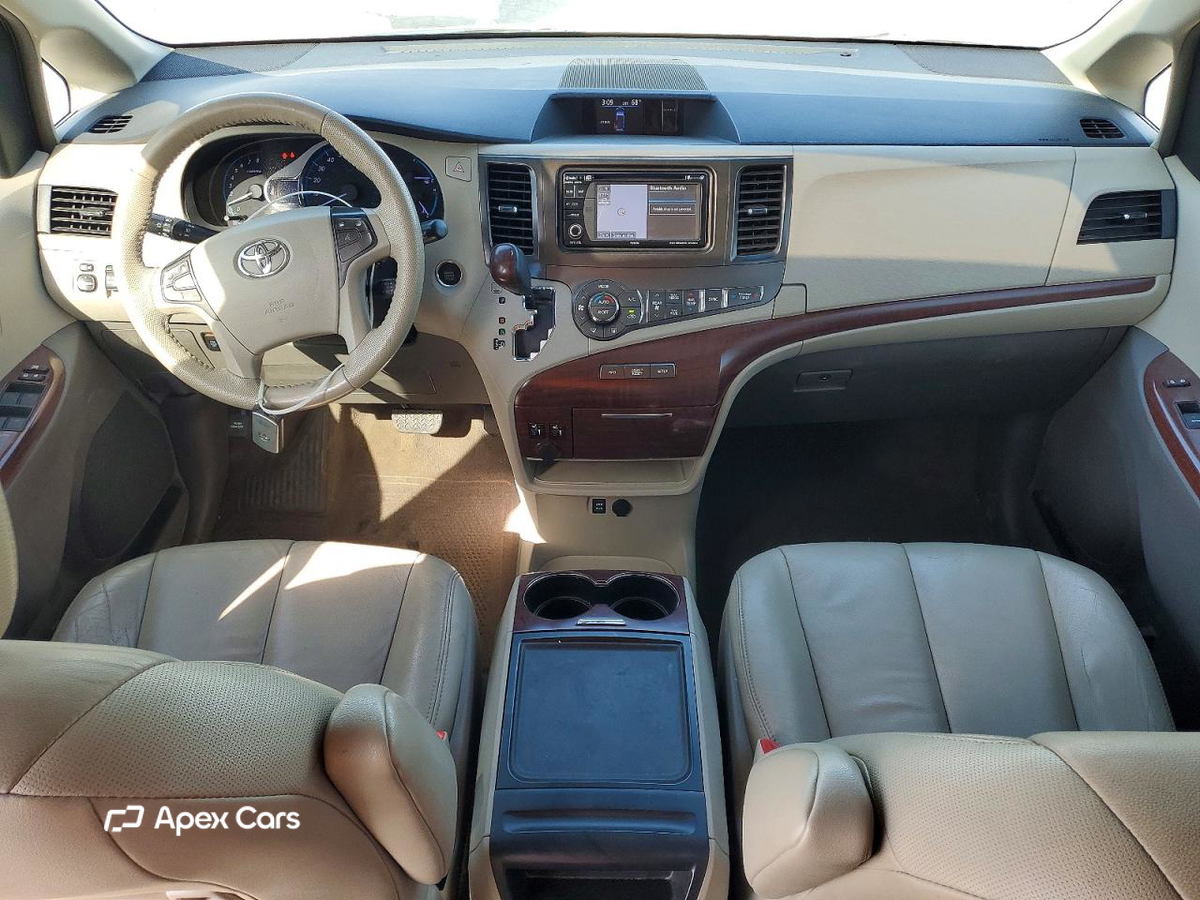 Toyota Sienna 2014
