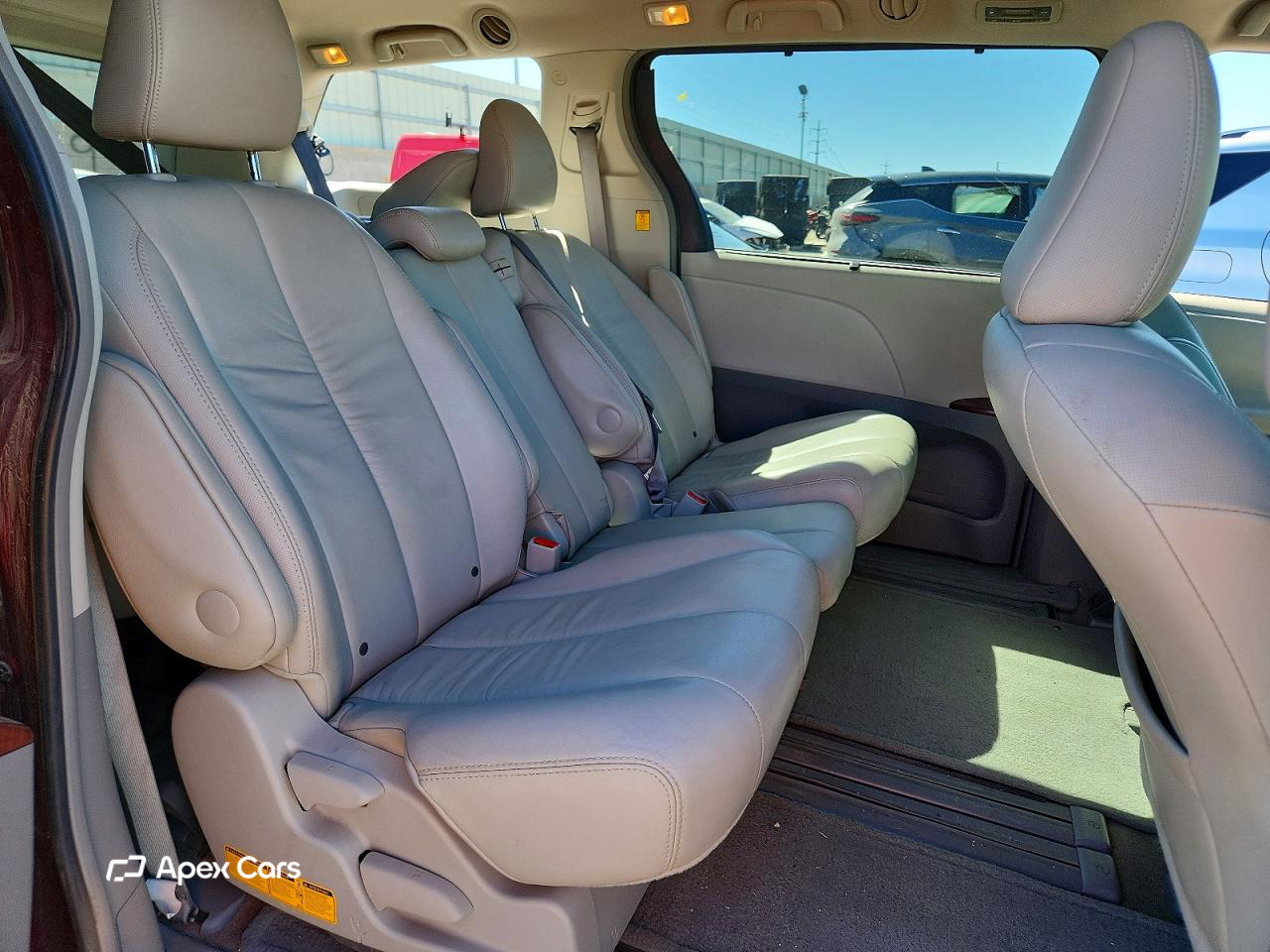 Toyota Sienna 2011