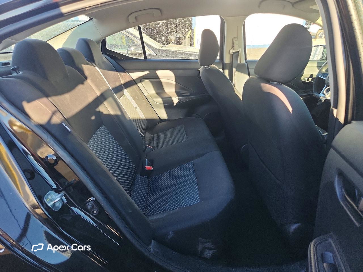 Nissan Versa 2021