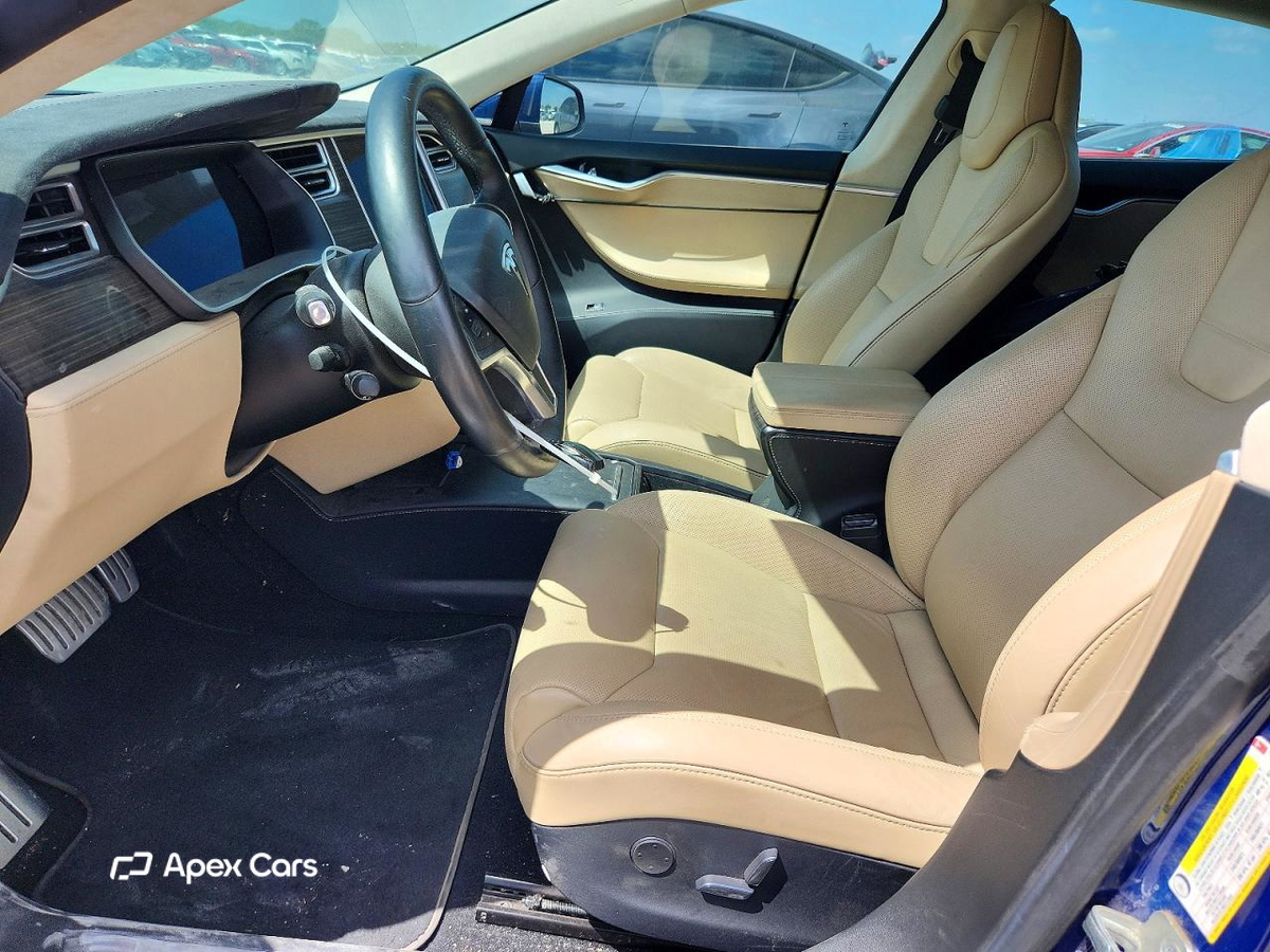 Tesla Model S 2016