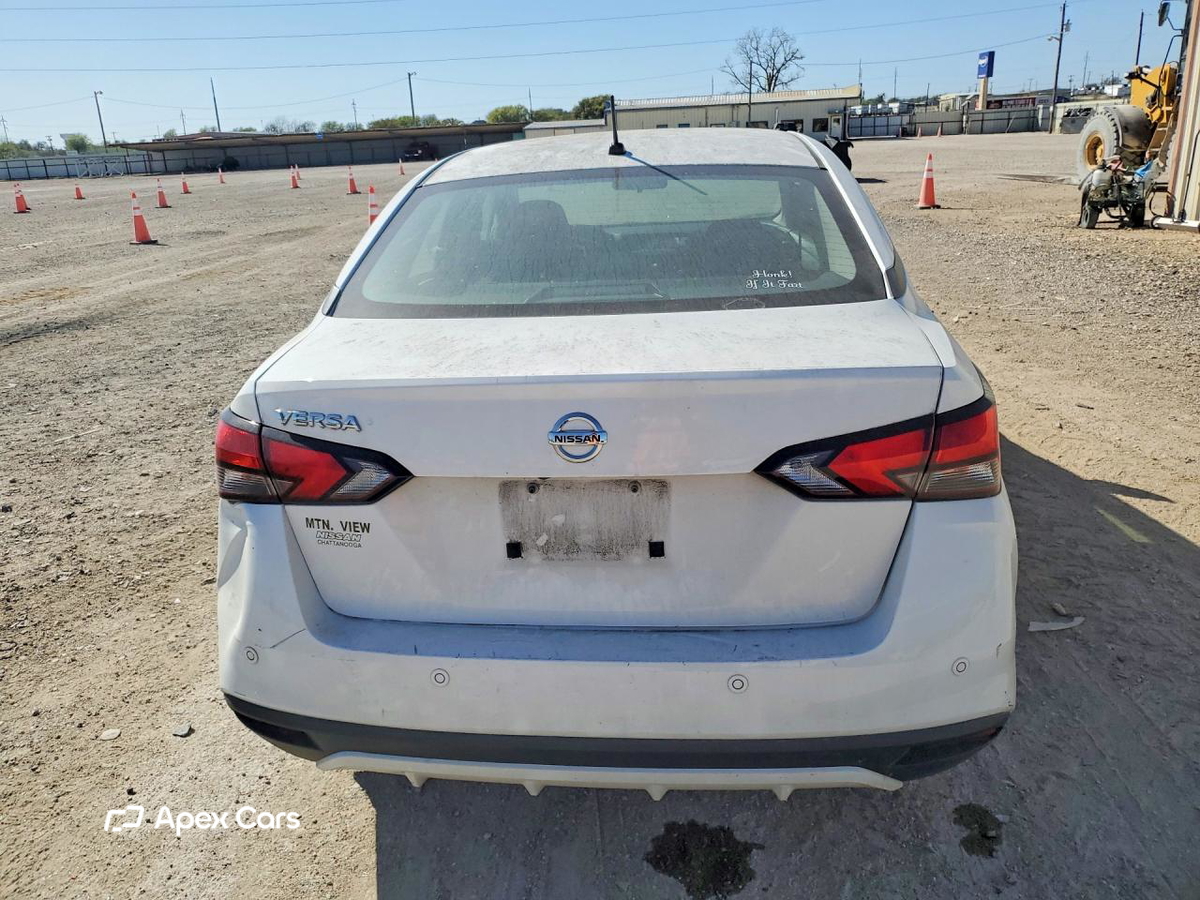 Nissan Versa 2020