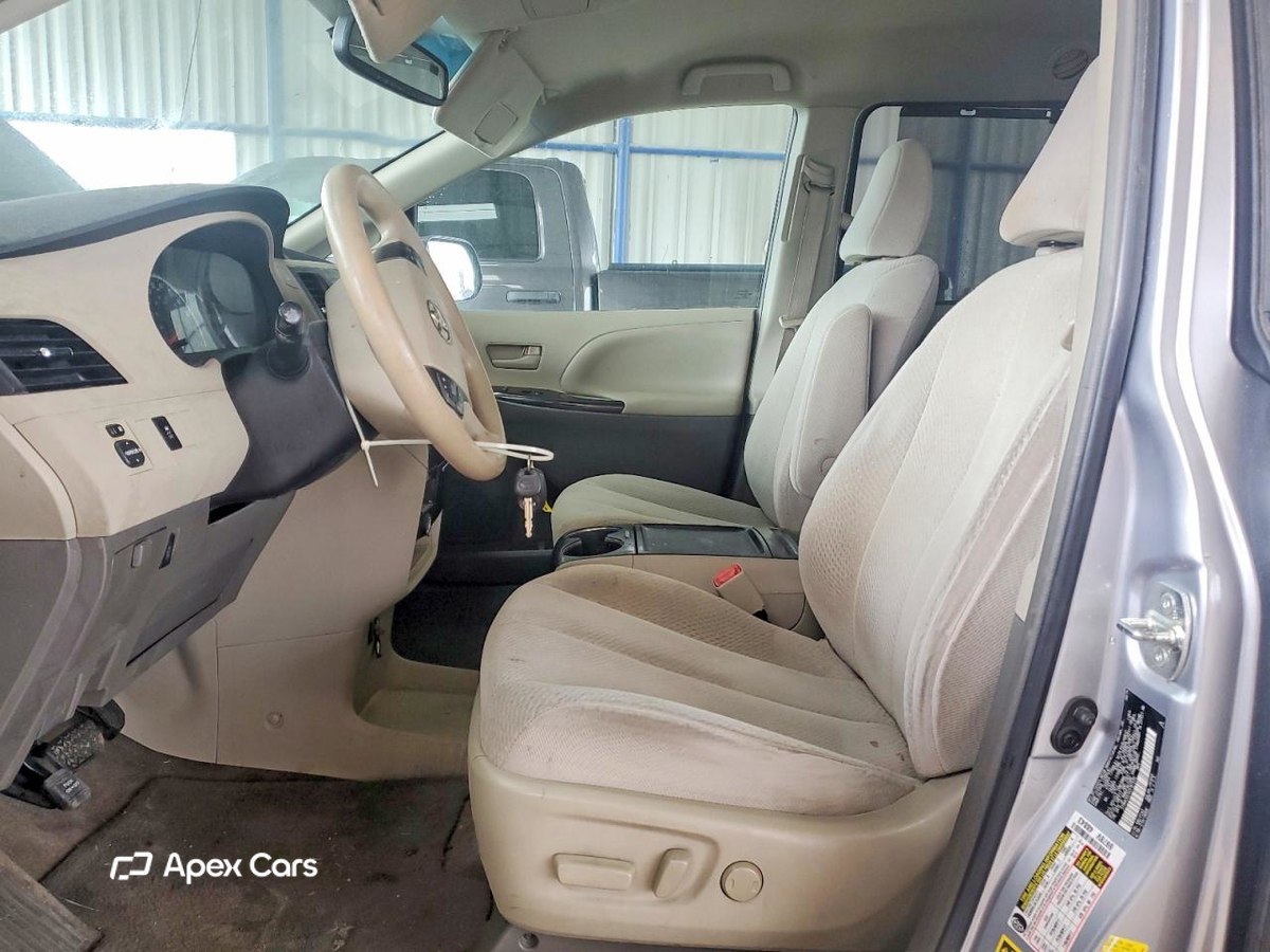 Toyota Sienna 2012