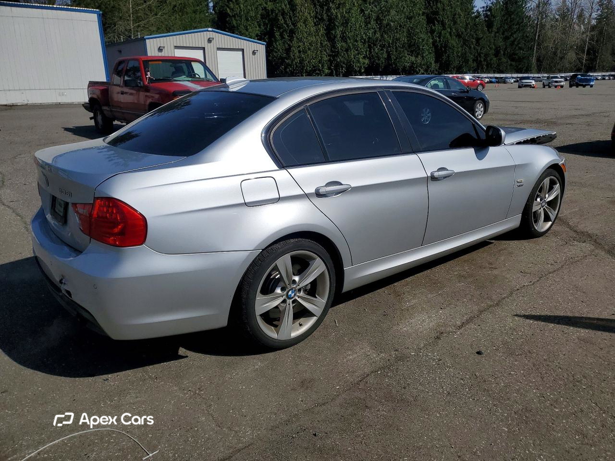 BMW Series 3 2011