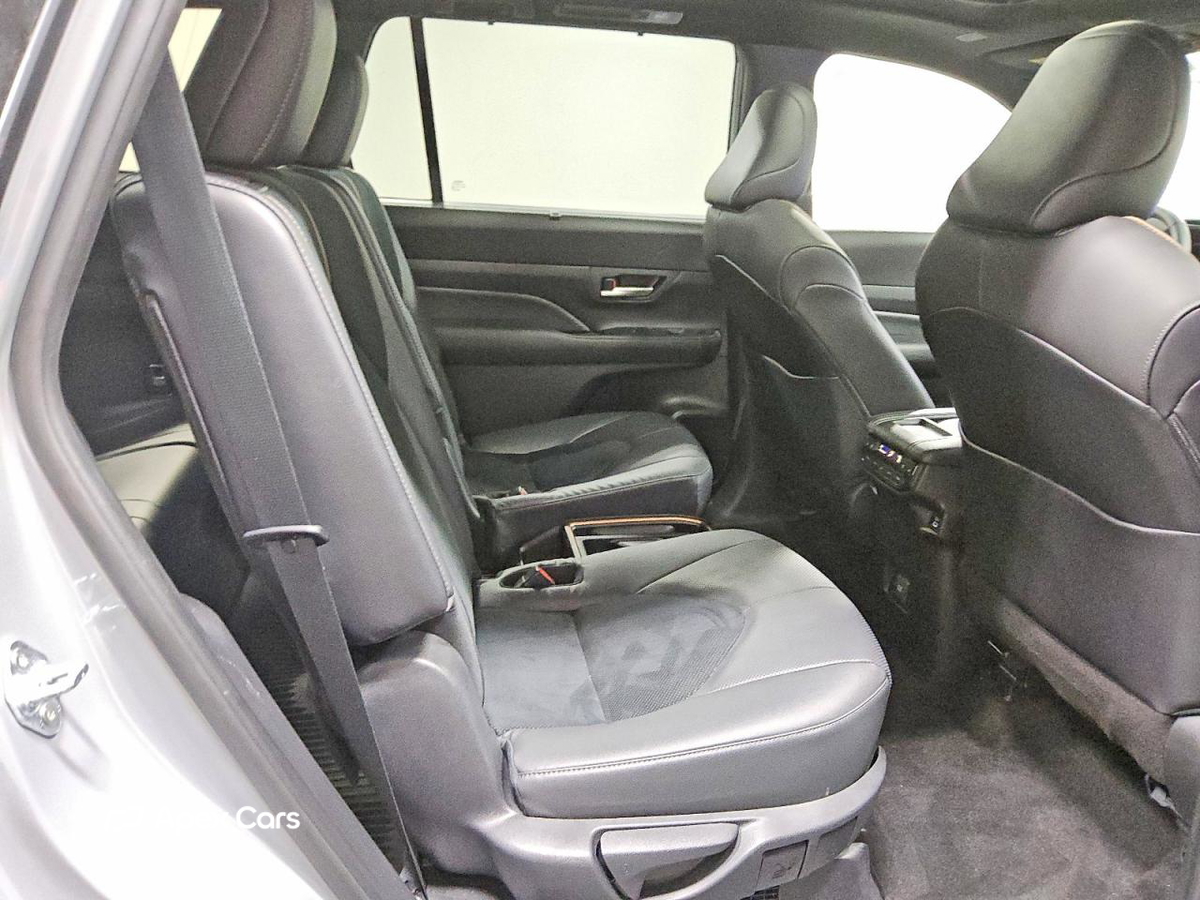 Toyota Highlander 2025
