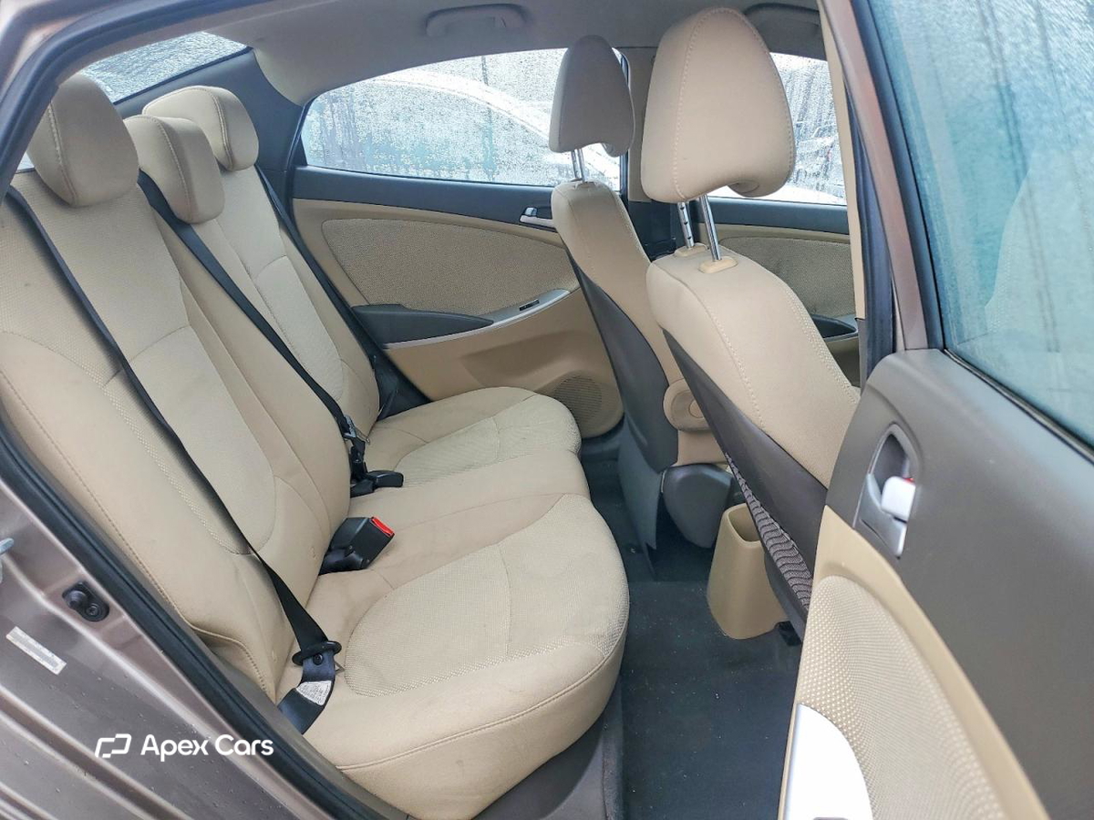 Hyundai Accent 2013