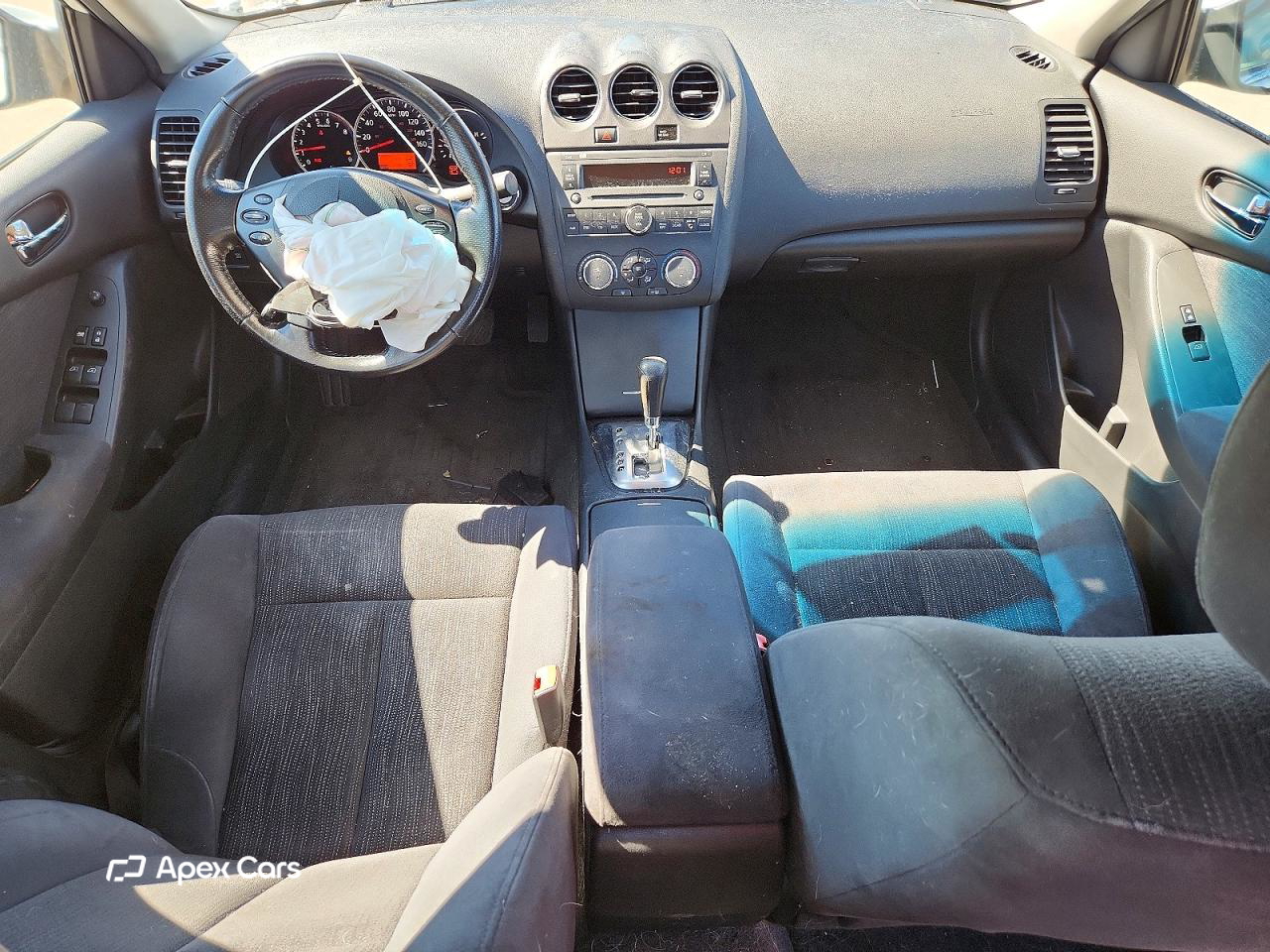 Nissan Altima 2010