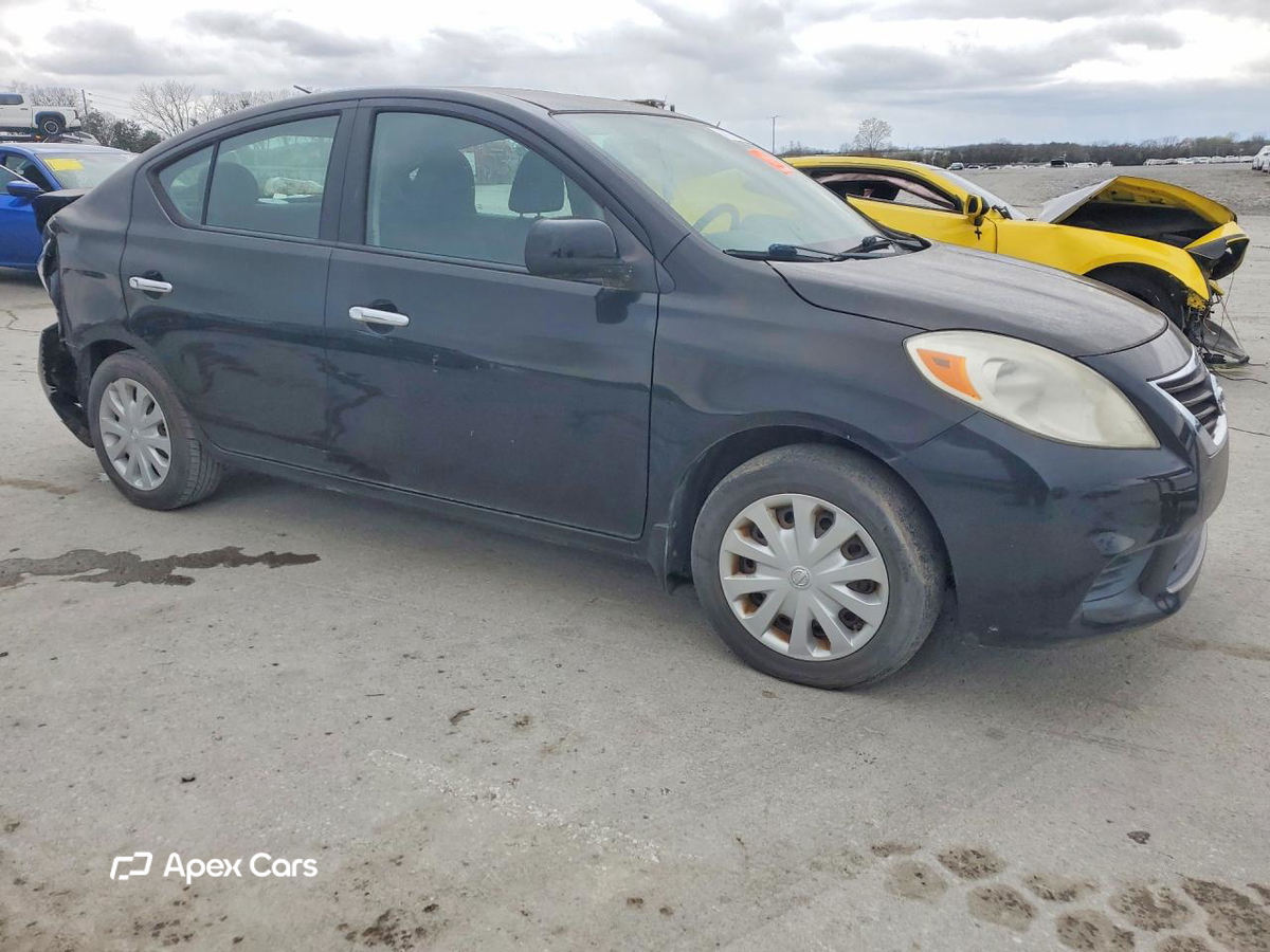 Nissan Versa 2012