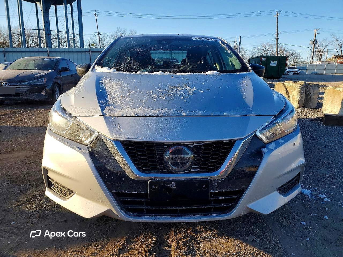 Nissan Versa 2021