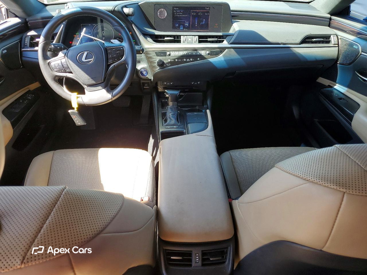 Lexus ES 2020