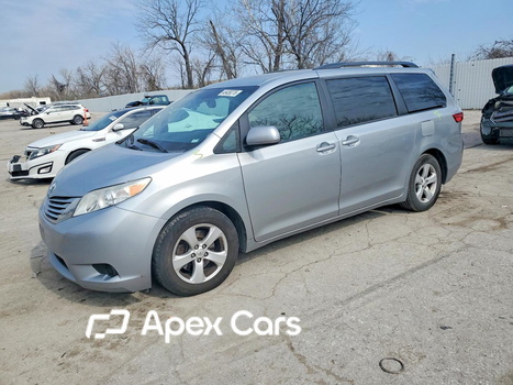 Toyota Sienna 2015 - Image 1 of 14