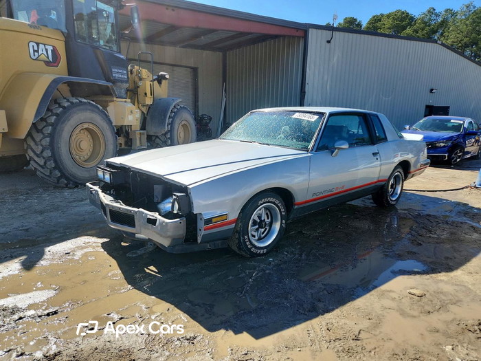 1986 Pontiac Grand Prix - Zdjęcie 1 z 5