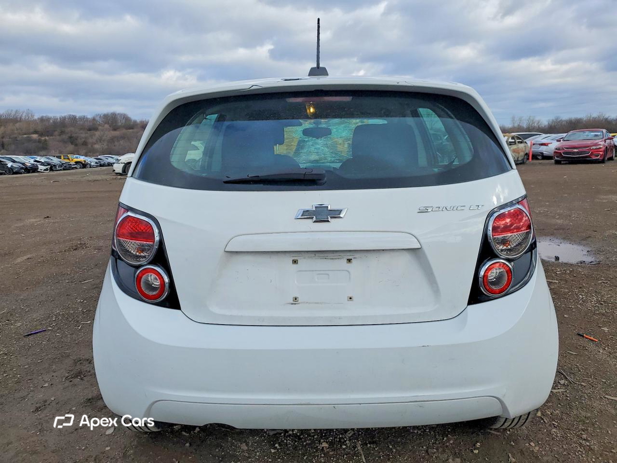 Chevrolet Sonic 2015