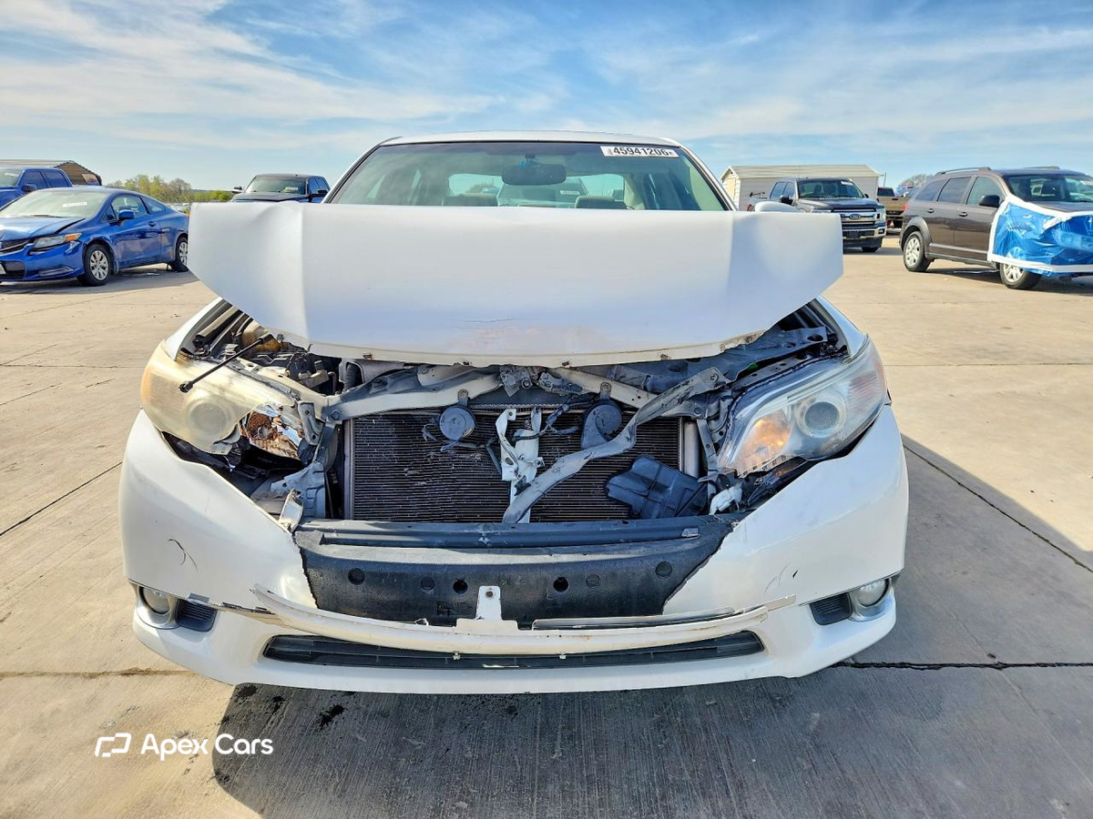 Toyota Avalon 2011