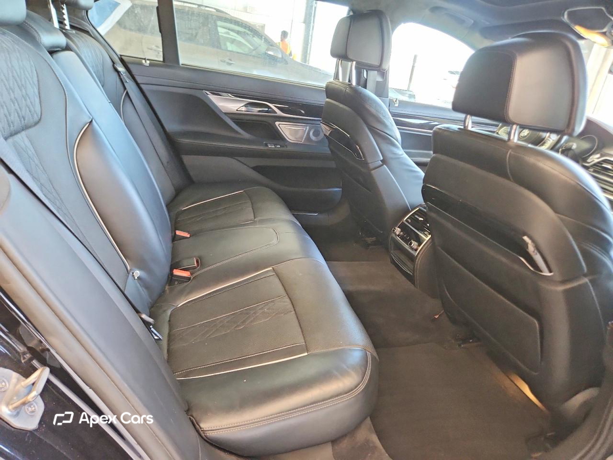 BMW Series 7 2016
