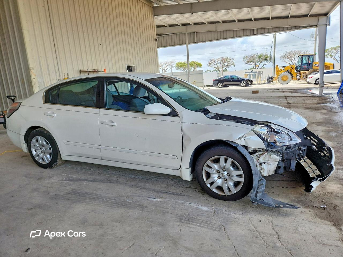 Nissan Altima 2011