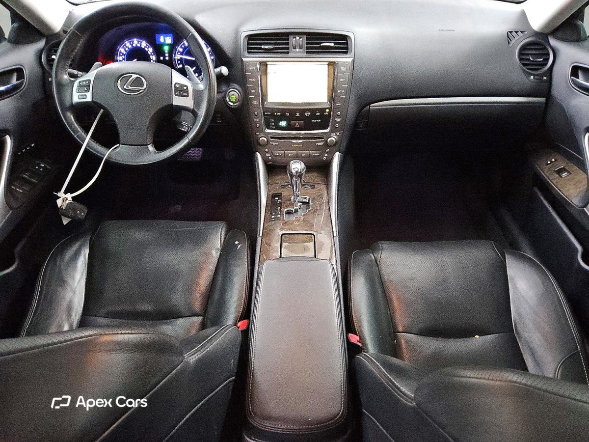 Lexus IS 2011
