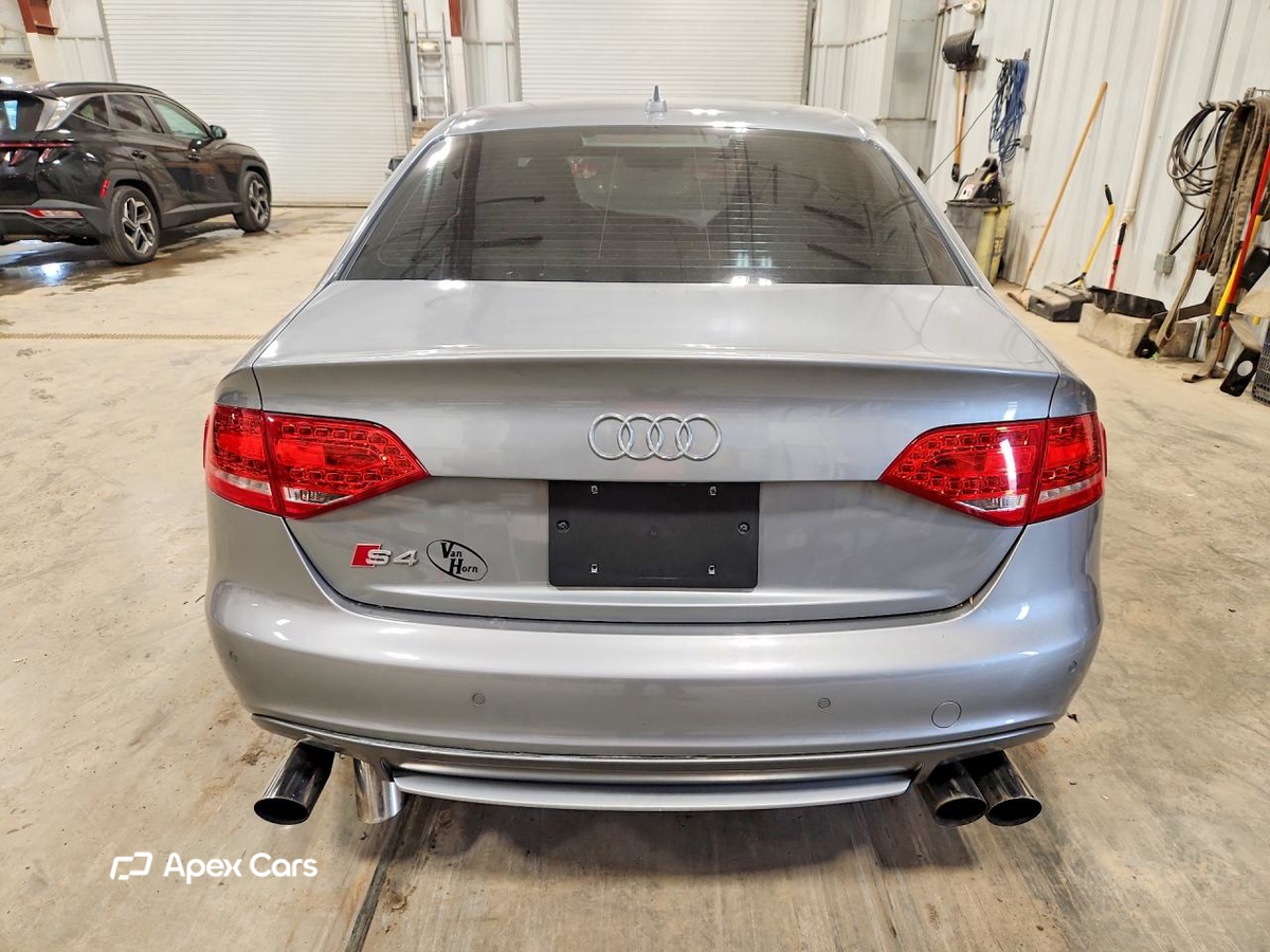 Audi RS4 2011
