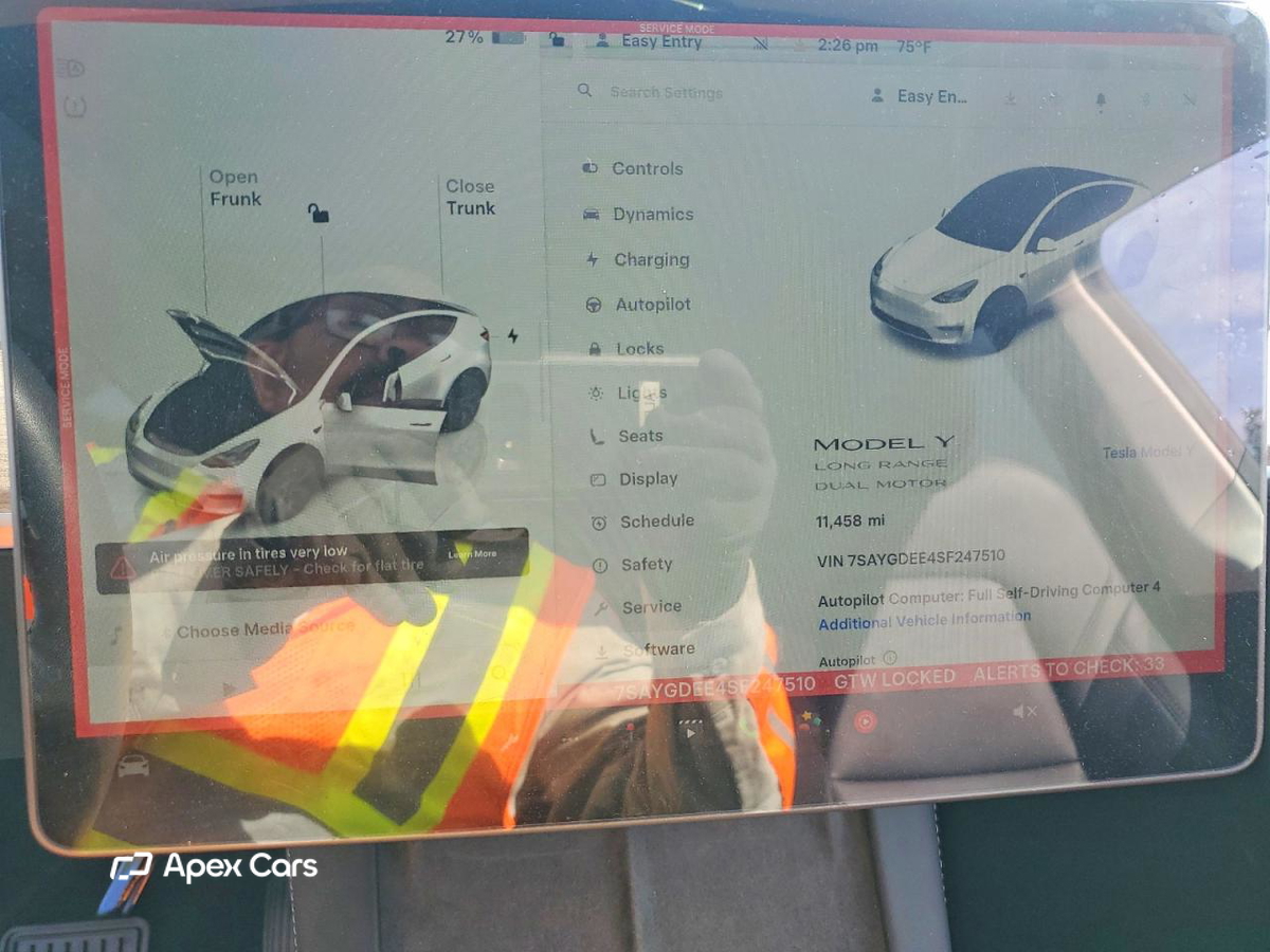 Tesla Model Y 2025