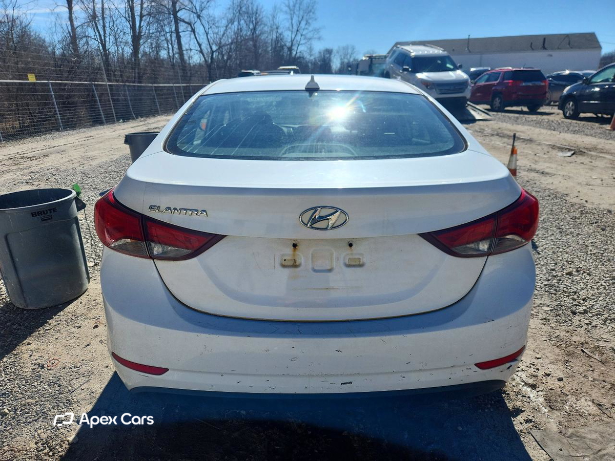 Hyundai Elantra 2016