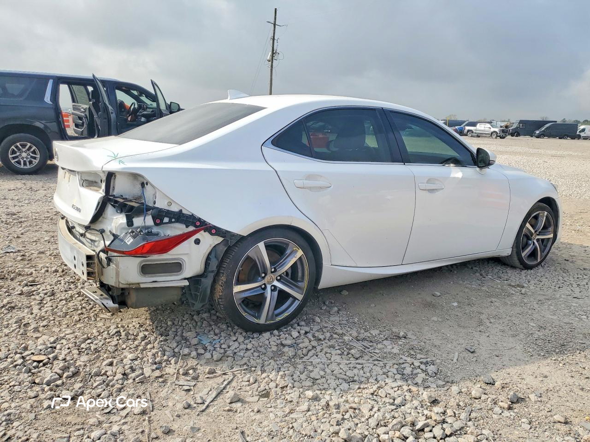 Lexus IS 2019