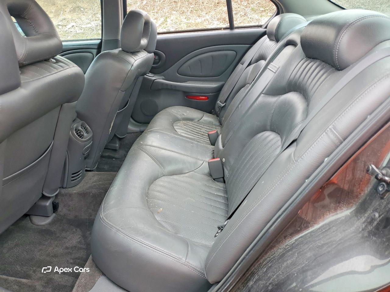 Pontiac Bonneville 2002