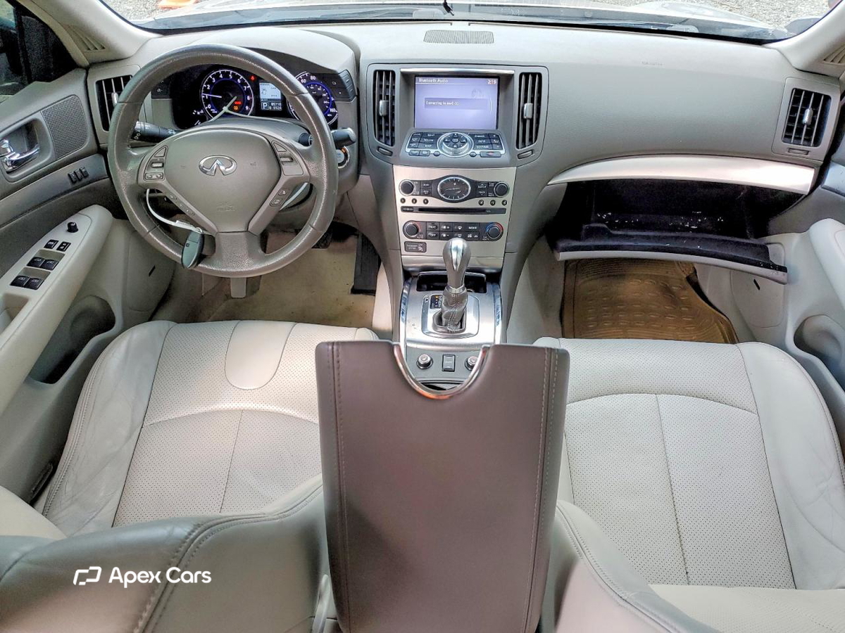 Infiniti G 2011