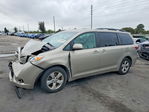Toyota Sienna 2016