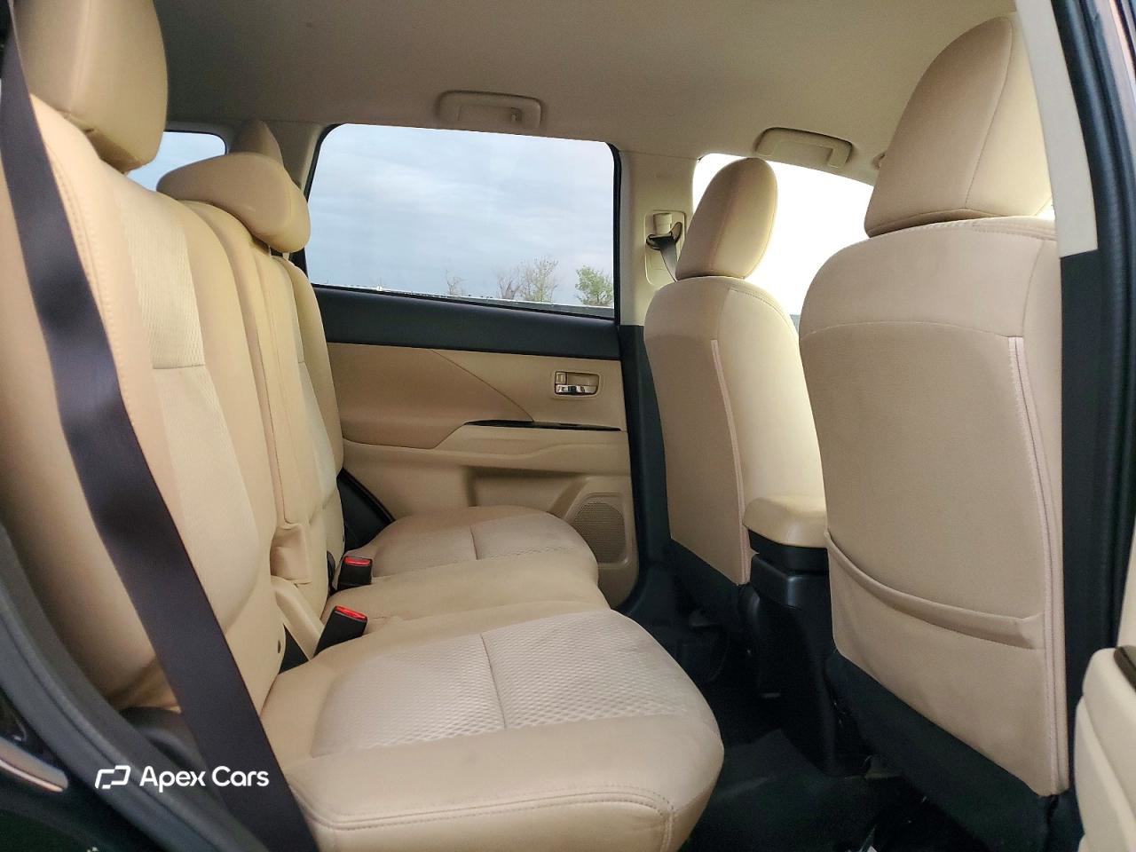 Mitsubishi Outlander 2016