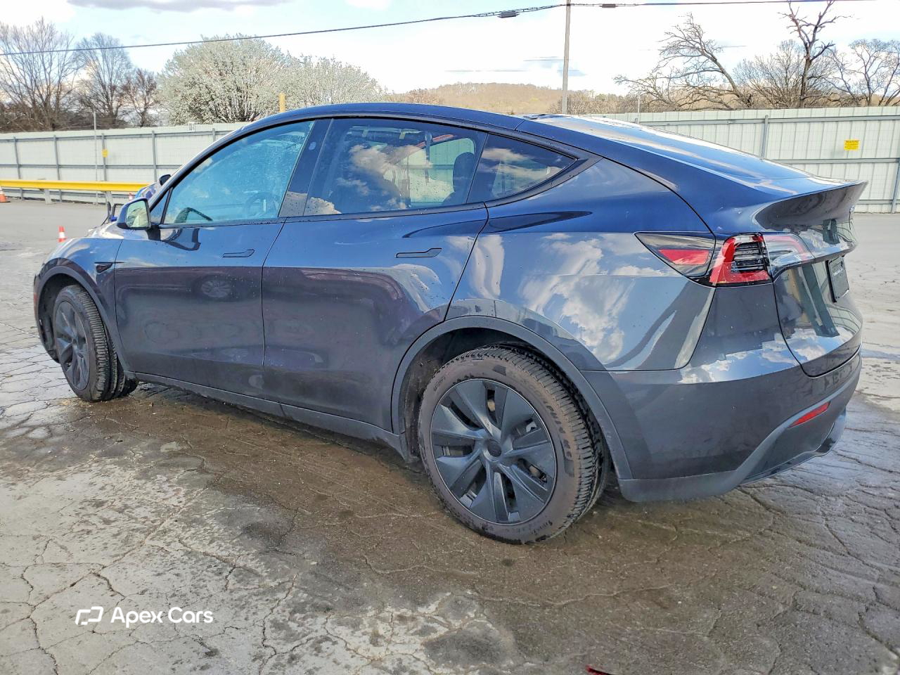 Tesla Model Y 2025