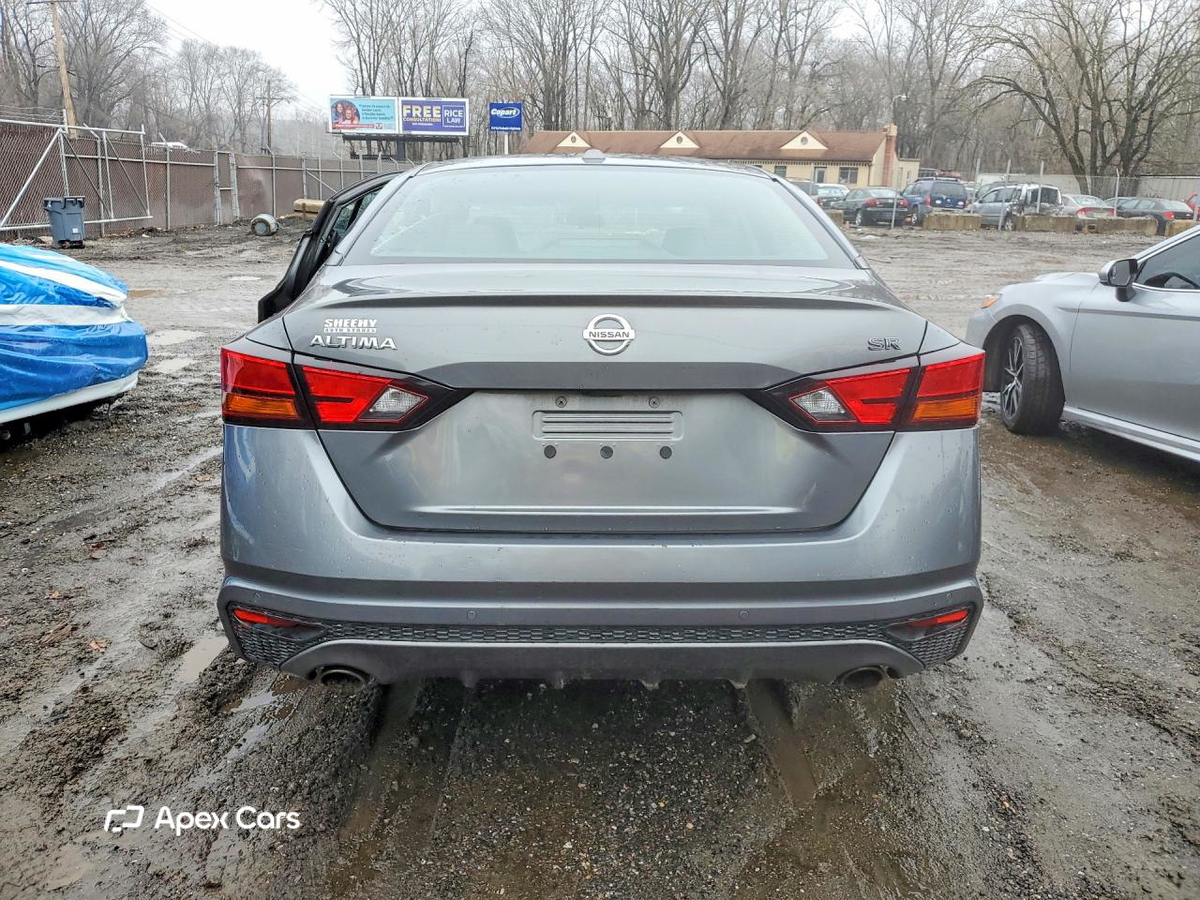 Nissan Altima 2021