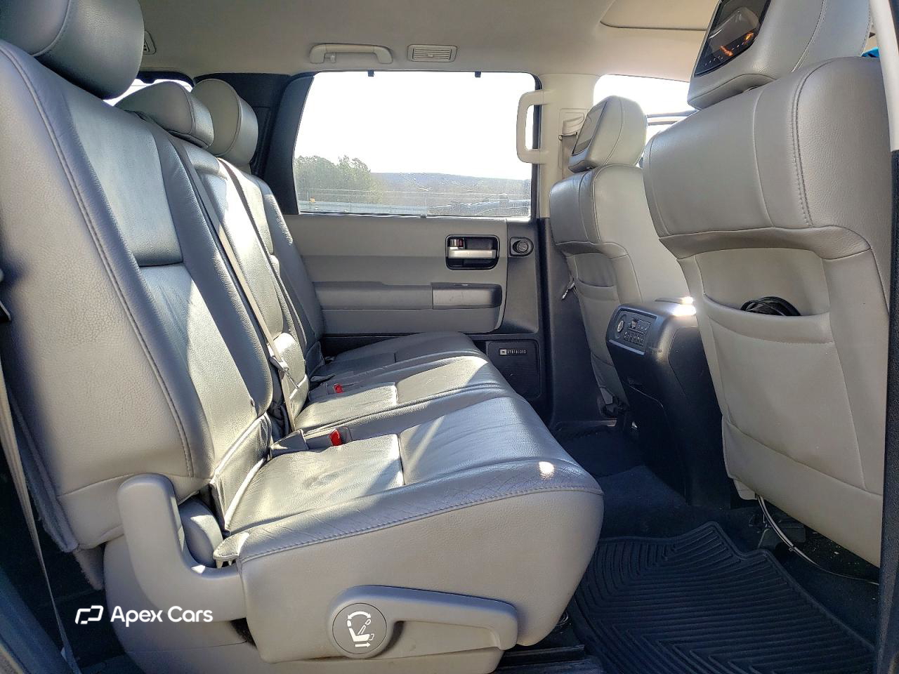 Toyota Sequoia 2012