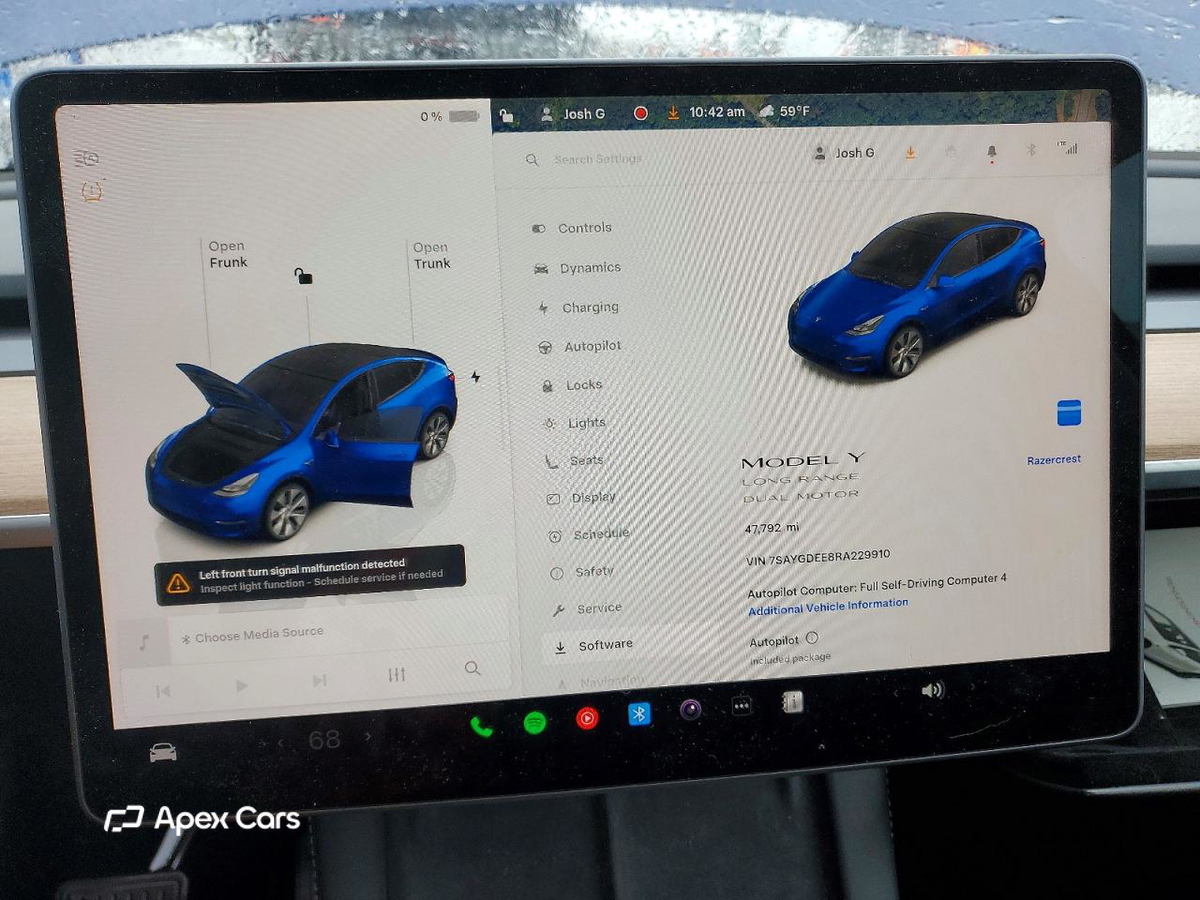 Tesla Model Y 2024