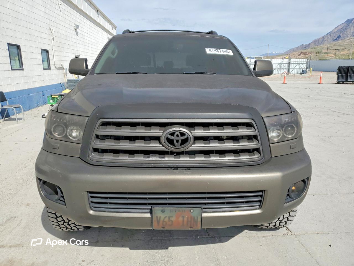 Toyota Sequoia 2013